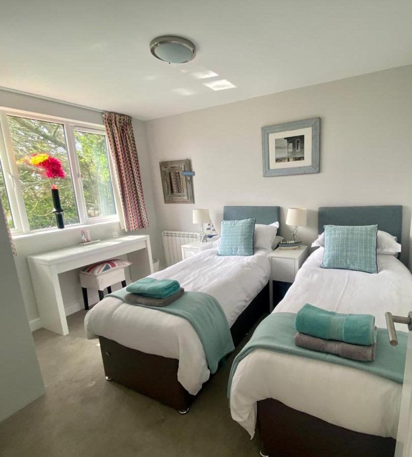 2 Bedroom Cottage Sleeps 4, With Pool Use, Сеннен Экстерьер фото